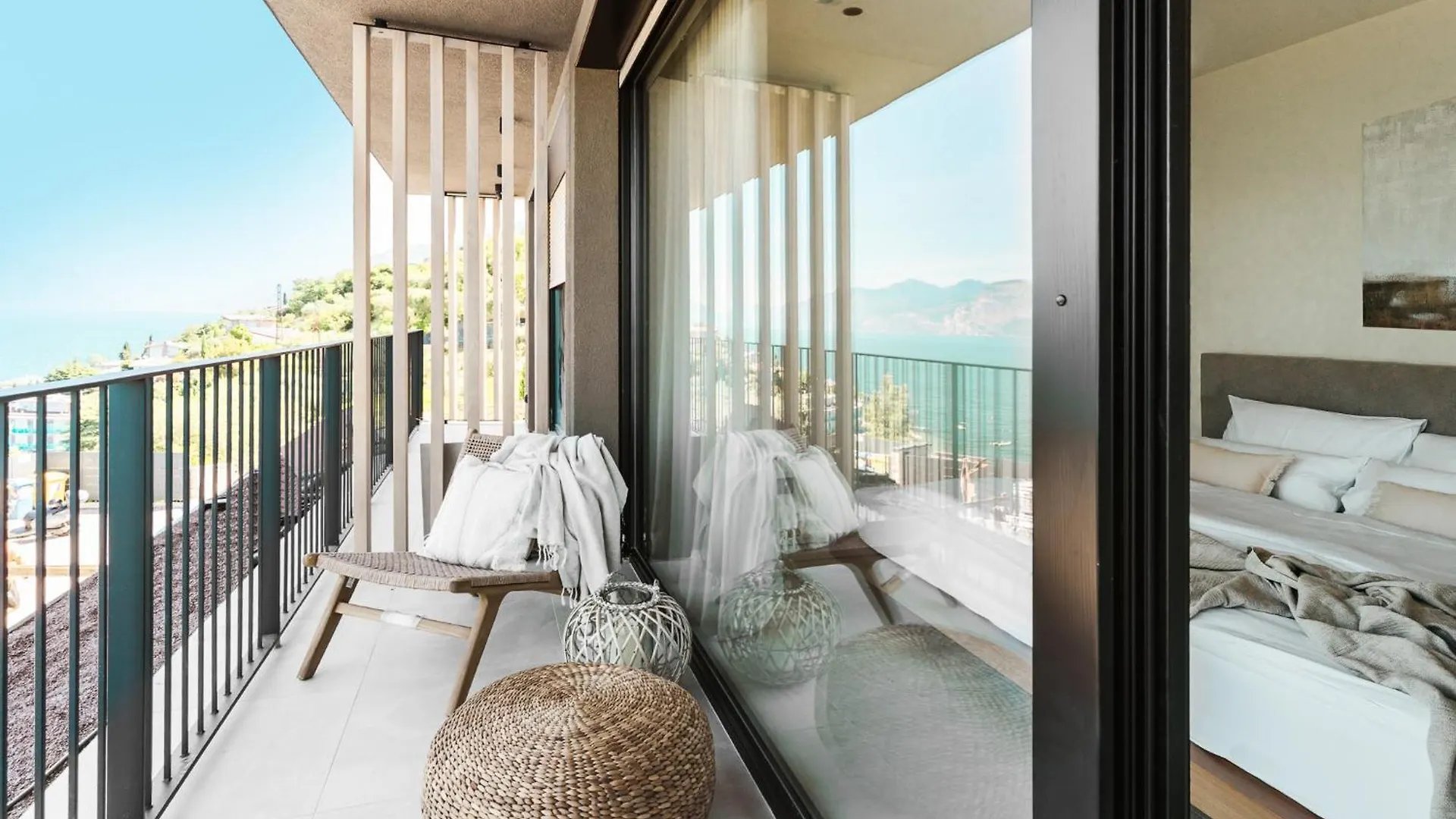 Luxe Vista Lakeside Villa Brenzone  ブレンゾーネ